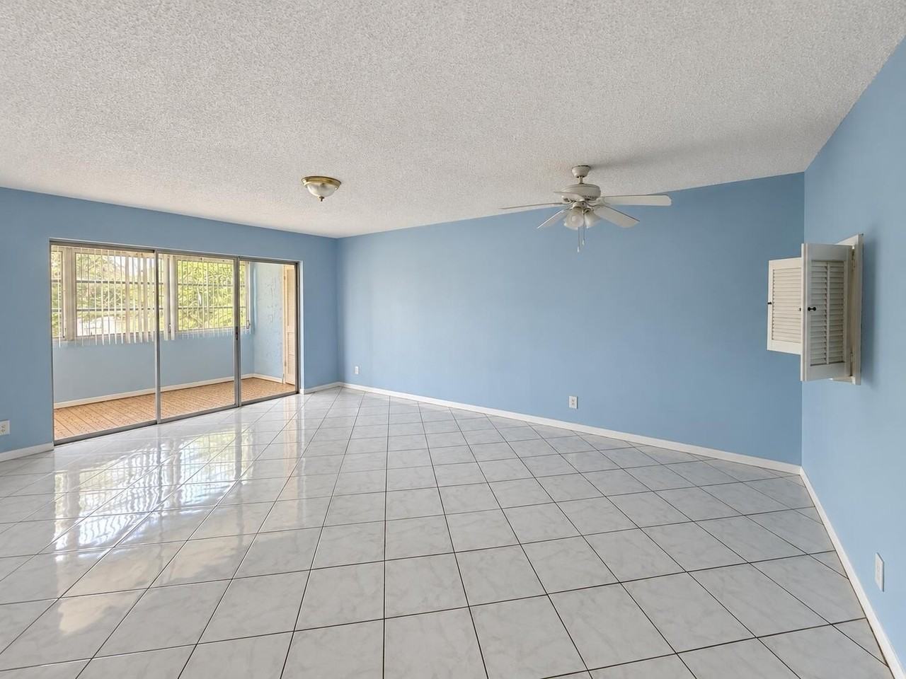 729 Lori Dr #202 - Photo 4 of 12