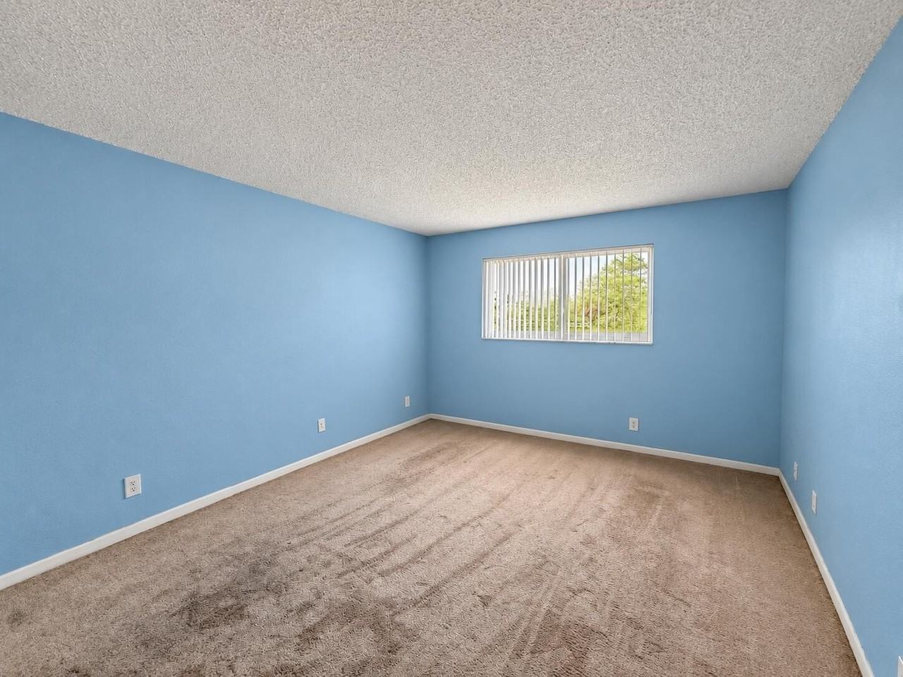 729 Lori Dr #202 - Photo 7 of 12