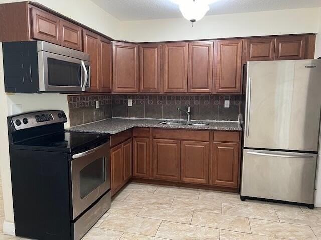 2712 Peer Ln - Photo 3 of 16