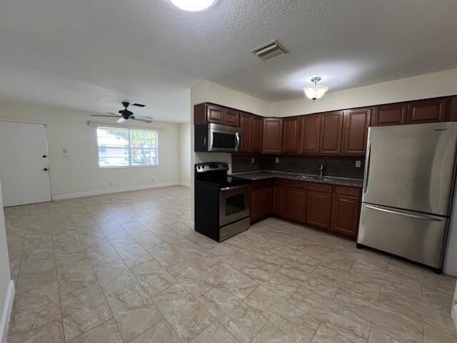2712 Peer Ln - Photo 4 of 16