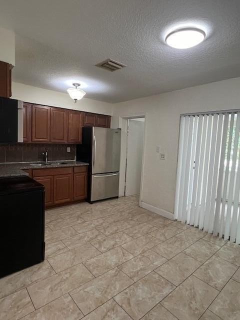 2712 Peer Ln - Photo 5 of 16