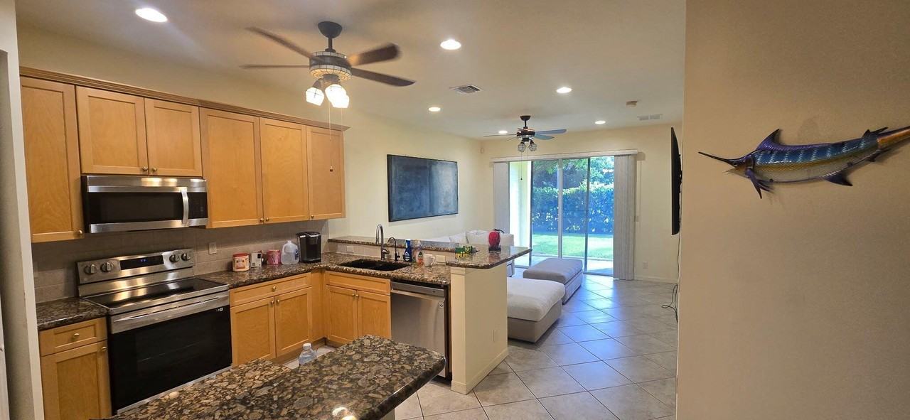 204 Mariner Bay Blvd - Photo 6 of 11