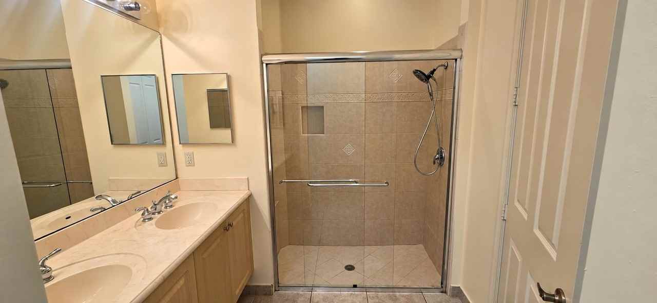 204 Mariner Bay Blvd - Photo 7 of 11