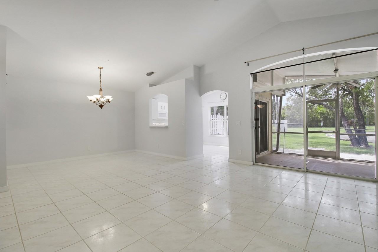7333 Burgess Dr - Photo 5 of 23