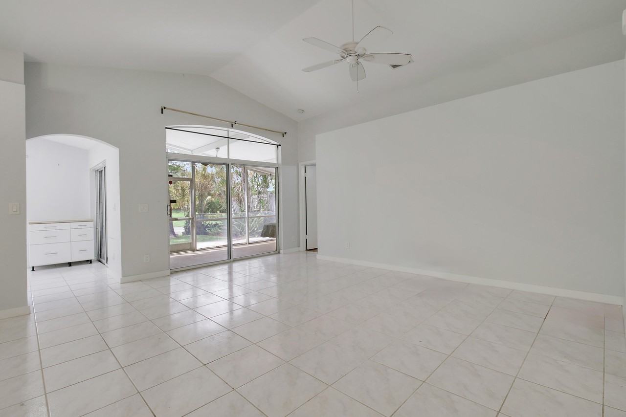 7333 Burgess Dr - Photo 6 of 23