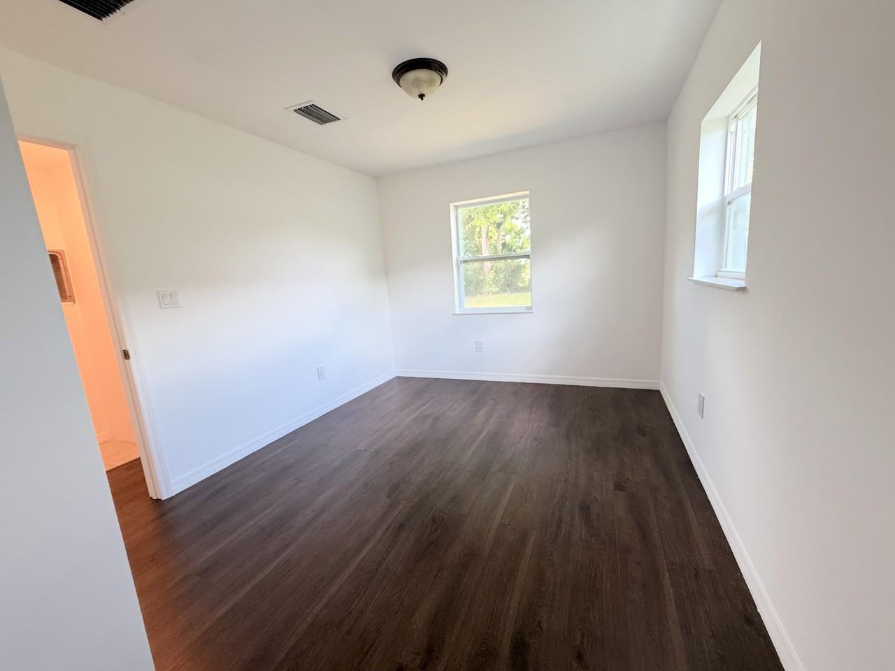 1418 N 16th St - Photo 3 of 9