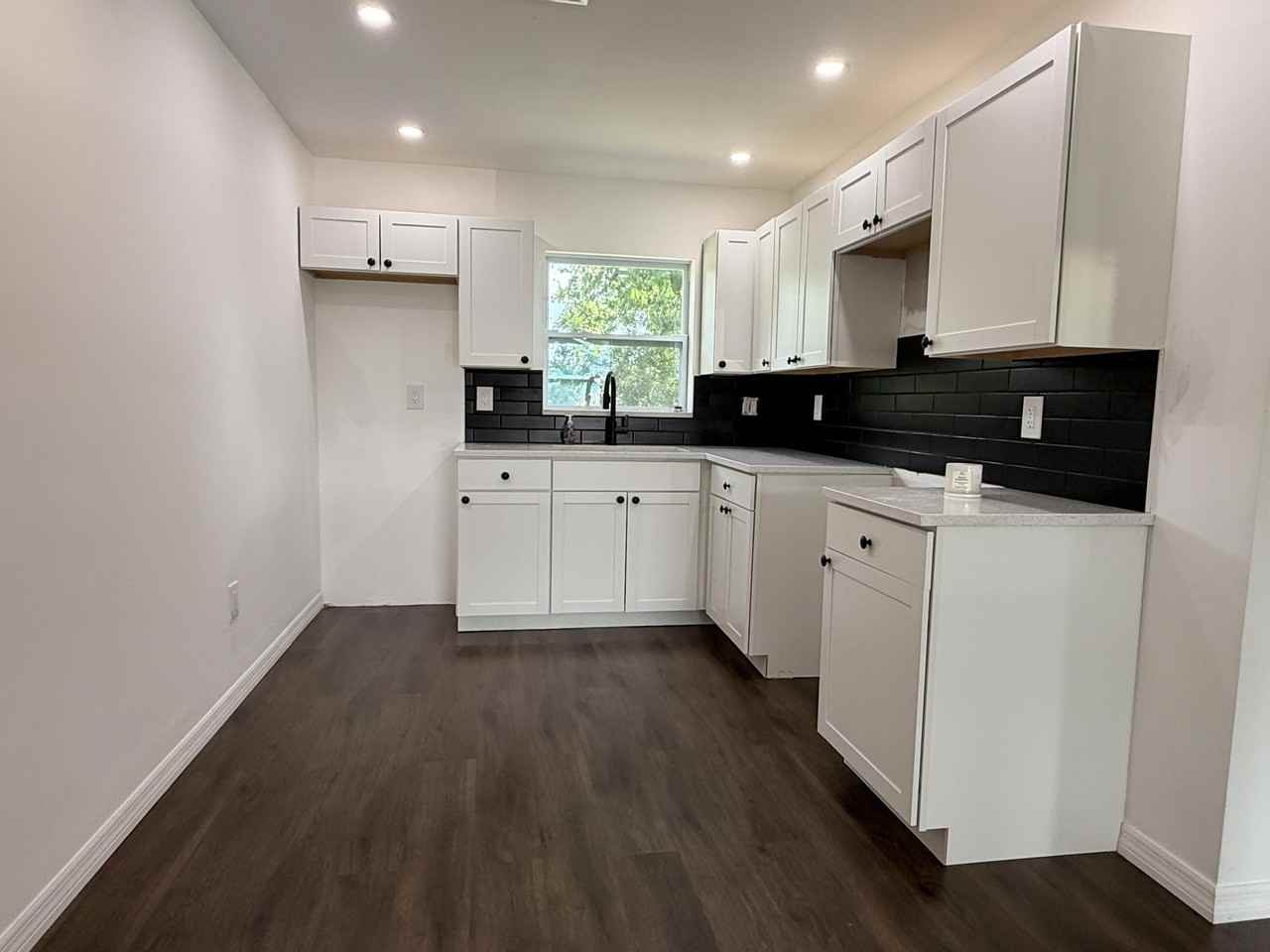 1418 N 16th St - Photo 4 of 9