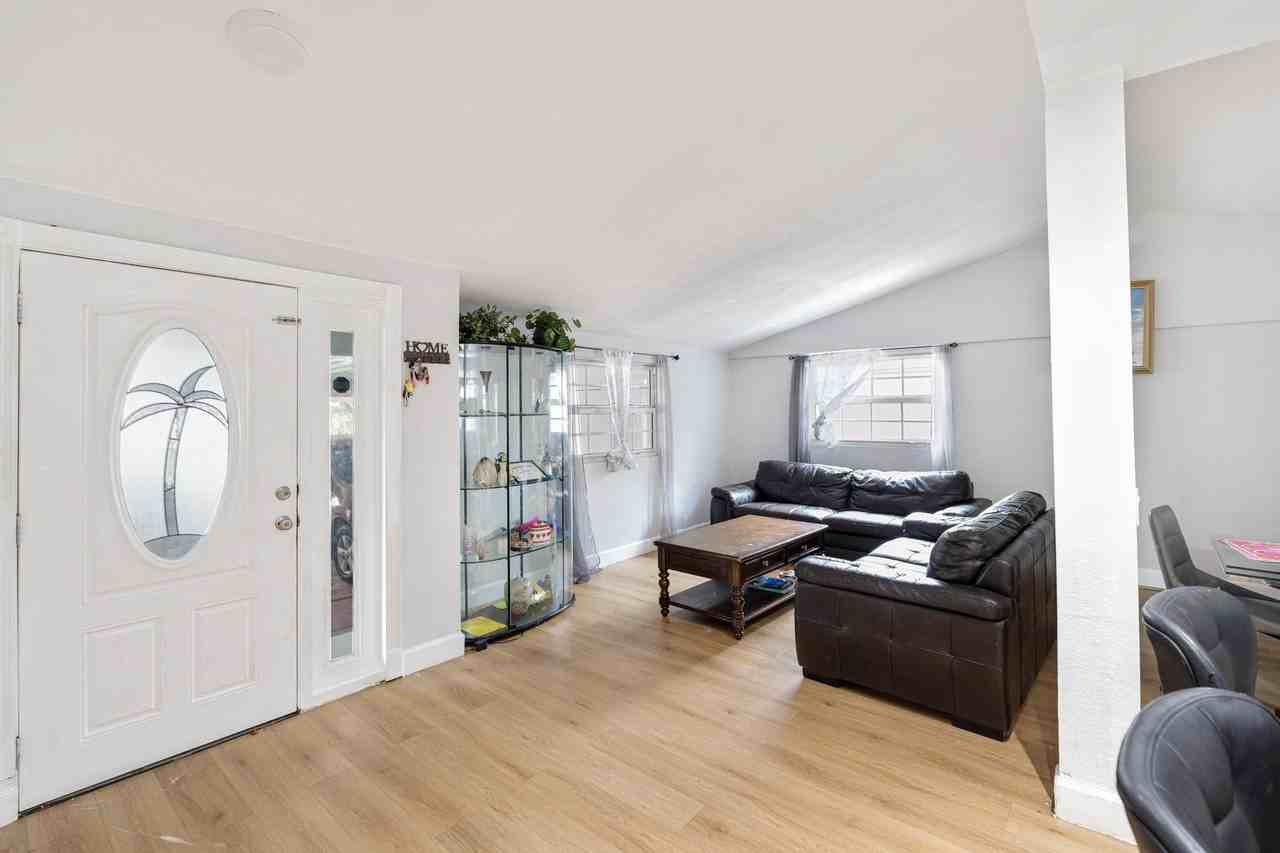 3872 Mackinac Rd - Photo 3 of 13