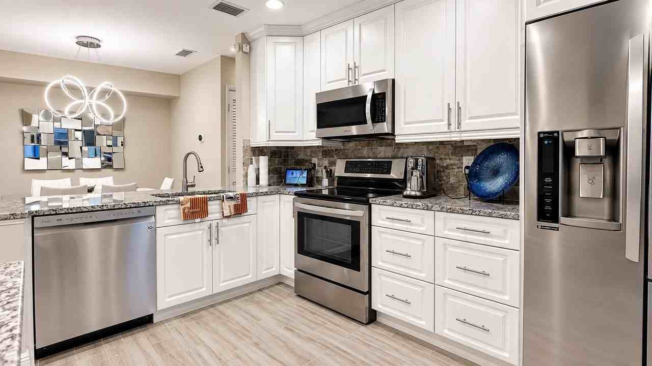 14917 Wedgefield Dr #203 - Photo 3 of 21