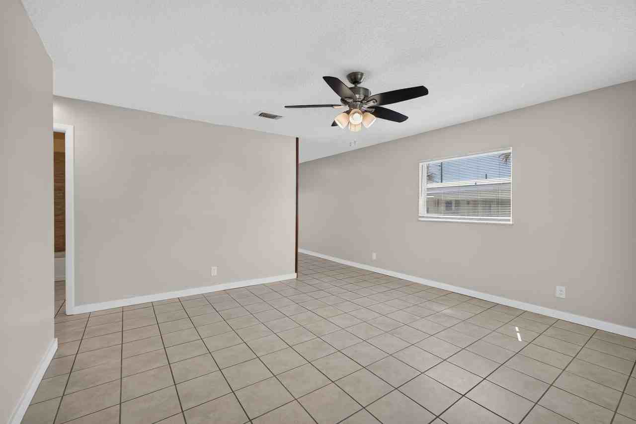 8697 Se Hobe Ridge Ave - Photo 6 of 32