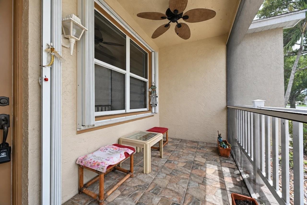 545 Nw Portofino Ln - Photo 4 of 37