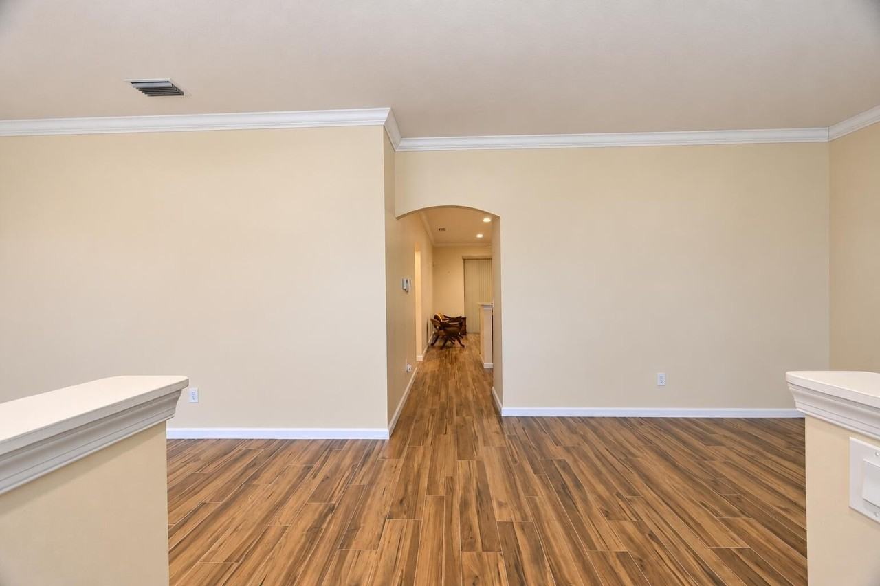 545 Nw Portofino Ln - Photo 5 of 37