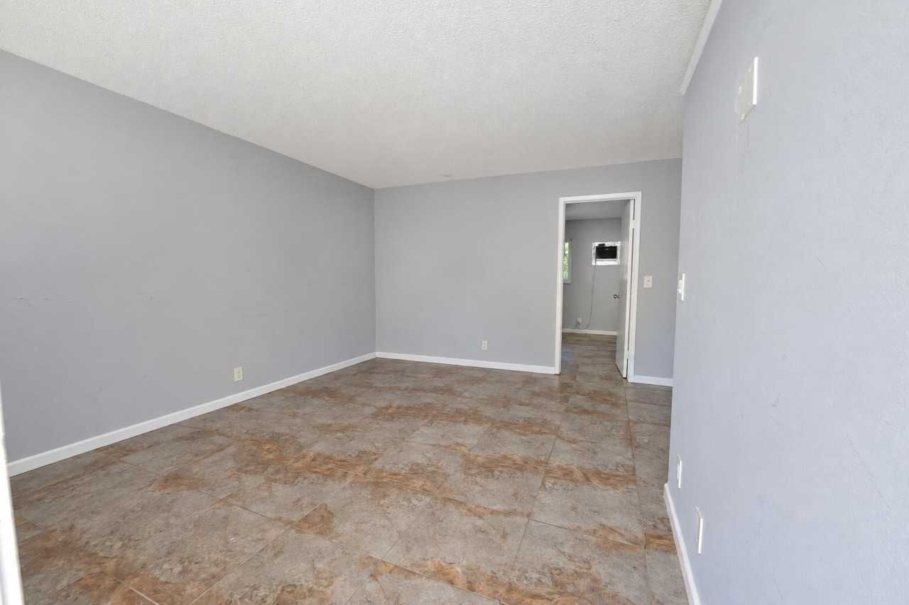 220 Lucerne Ave #3 - Photo 6 of 21