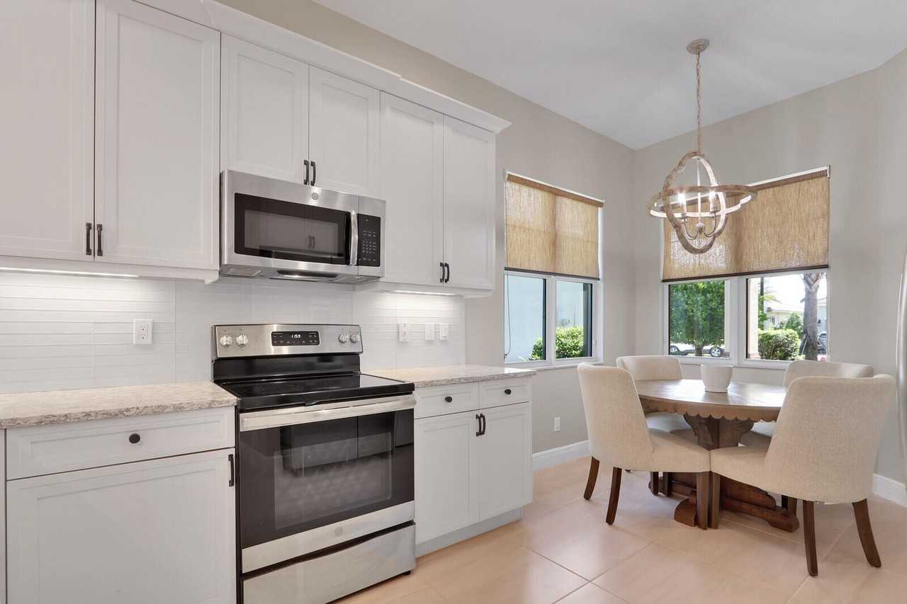 8942 Sw Pepoli Way - Photo 4 of 50