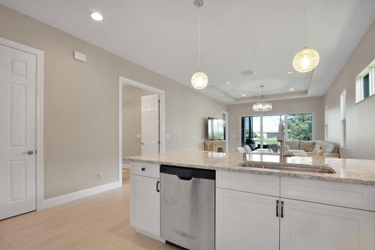 8942 Sw Pepoli Way - Photo 7 of 50