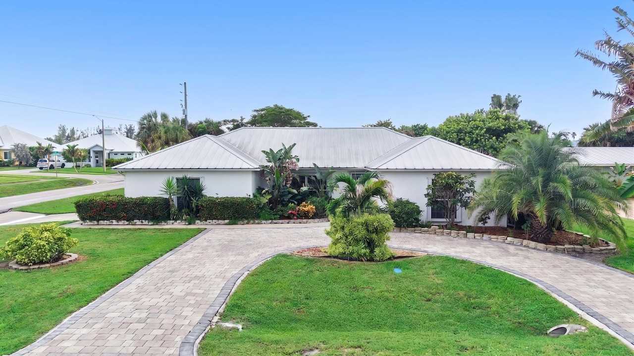 1577 Thumb Point Dr