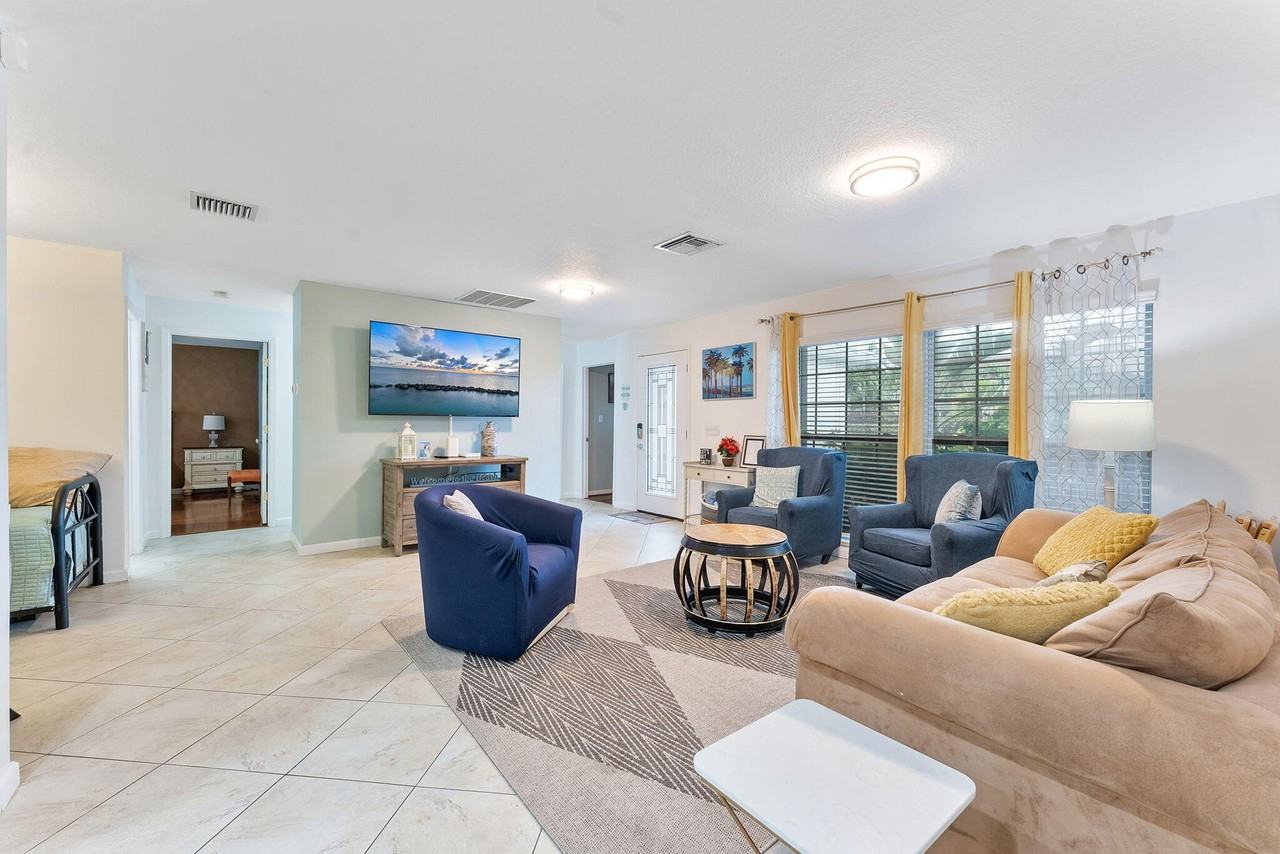 1577 Thumb Point Dr - Photo 6 of 44