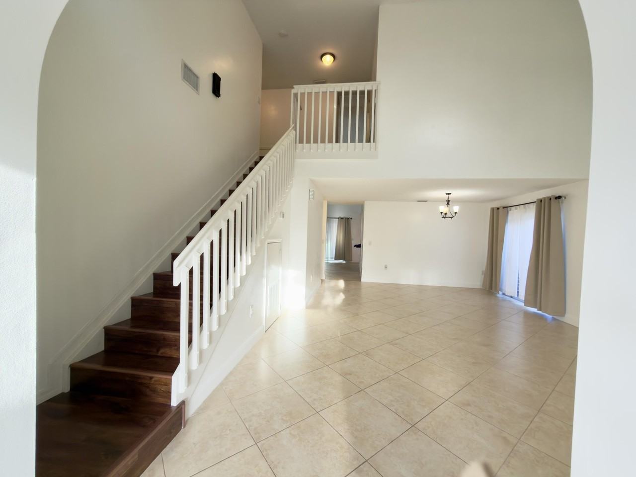 3154 Nw 72nd Ave - Photo 3 of 25