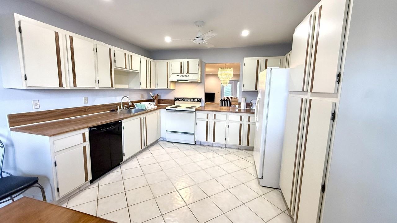 5242 Privet Pl #D - Photo 4 of 50
