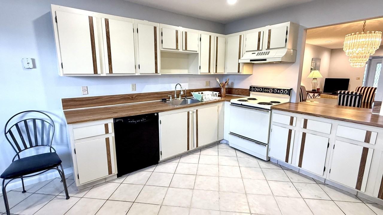 5242 Privet Pl #D - Photo 6 of 50