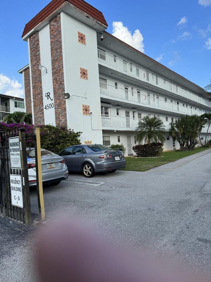 4500 N Flagler Dr #D2 - Photo 2 of 15