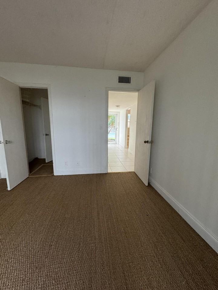 4500 N Flagler Dr #D2 - Photo 6 of 15