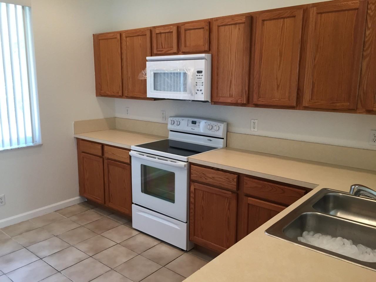 3121 N Evergreen Cir - Photo 2 of 2