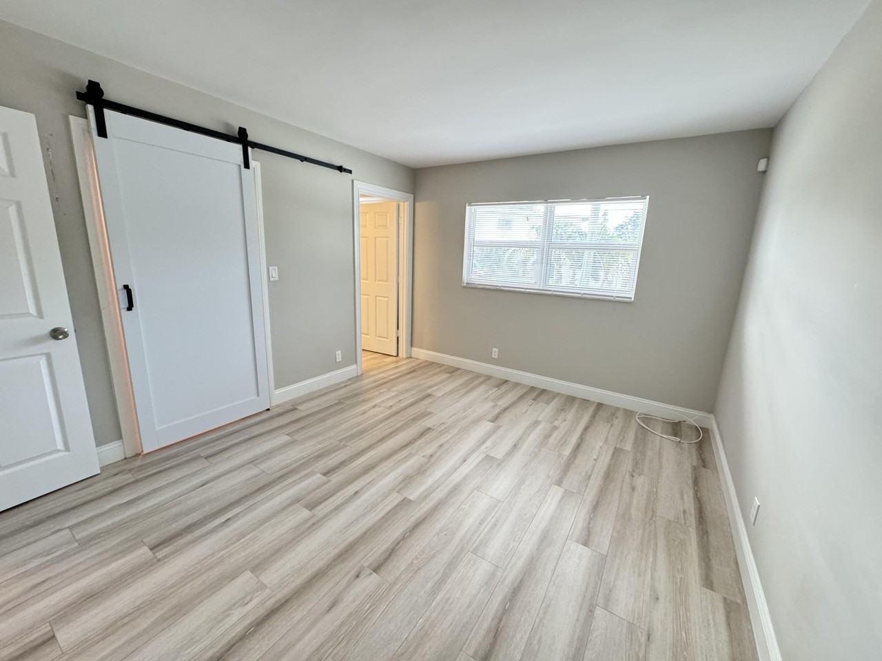 306 E Ocean Ave #106 - Photo 5 of 11