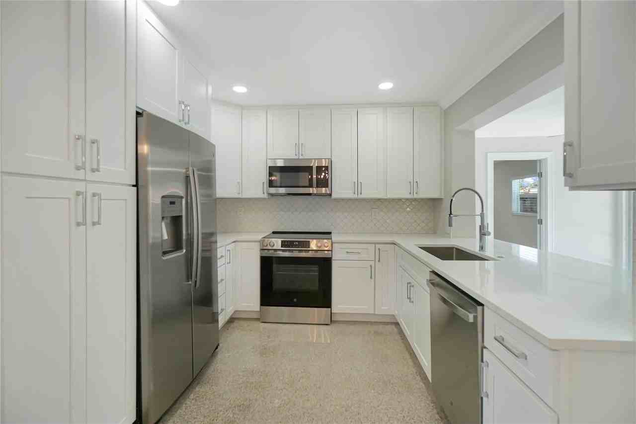 917 Se 15th Ct - Photo 7 of 28