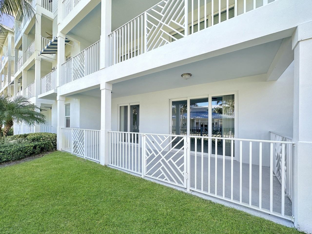 312 Bay Colony Dr N #312 - Photo 3 of 31