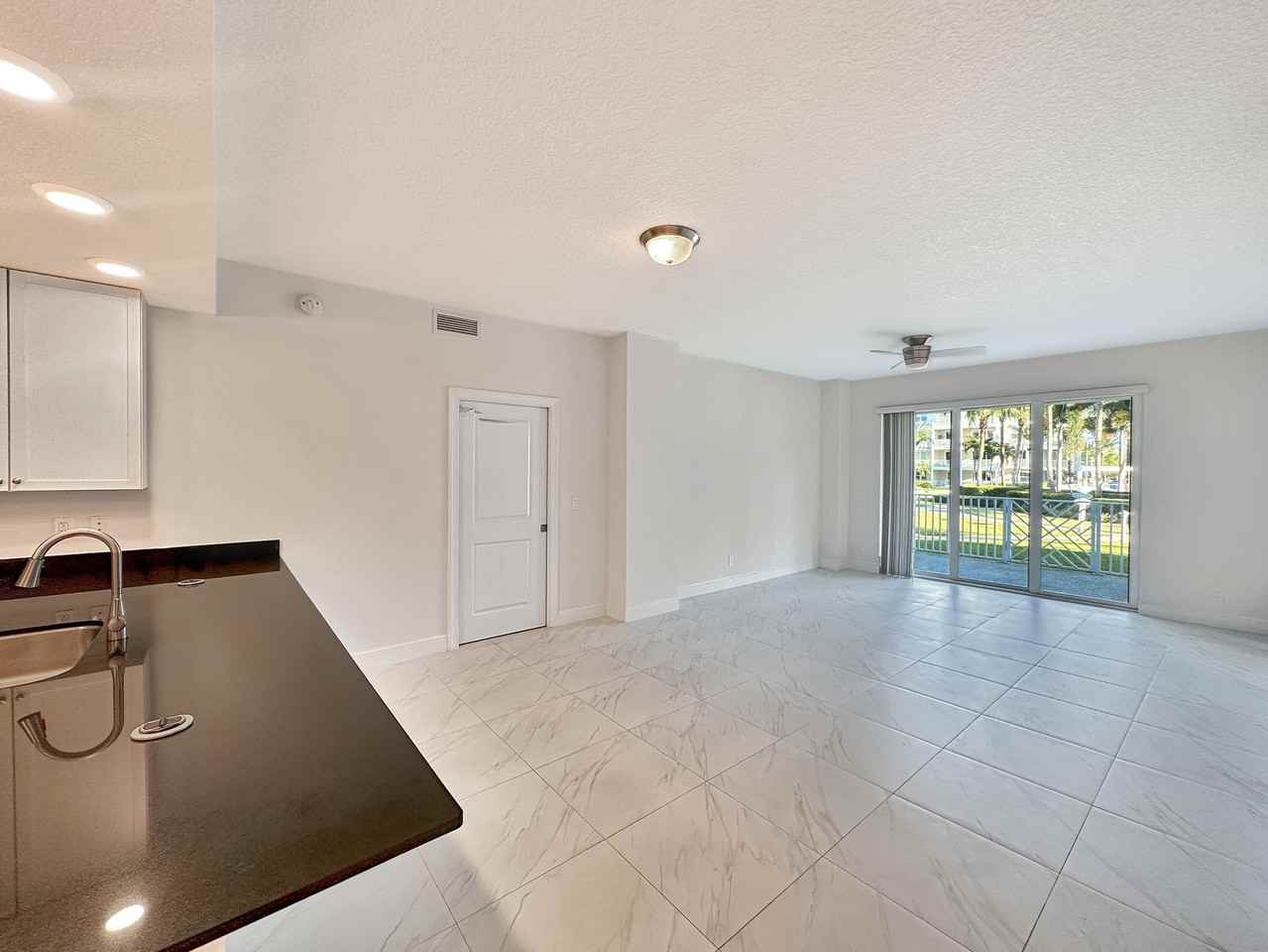 312 Bay Colony Dr N #312 - Photo 4 of 31