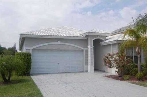 7953 Nw 70th Ave - Photo 3 of 11