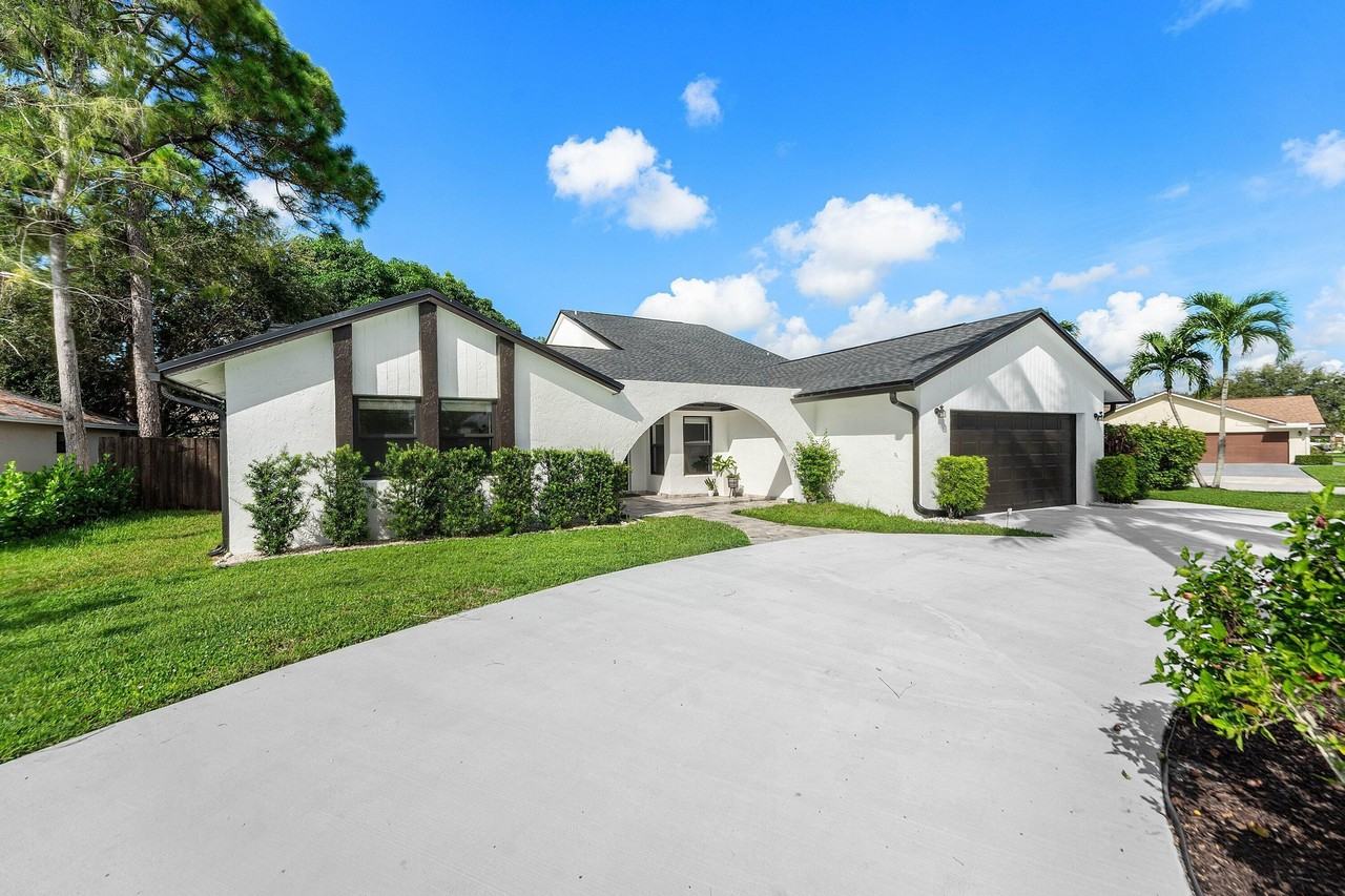 13645 Exotica Ln - Photo 2 of 50