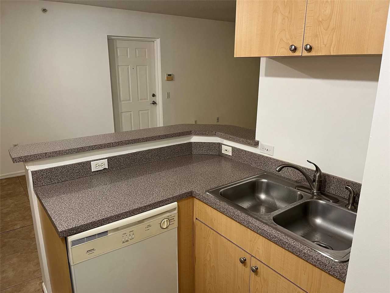 913 Villa Cir #913 - Photo 5 of 20