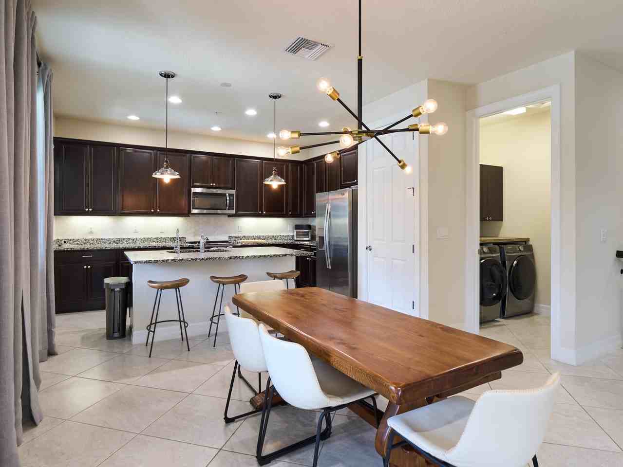 1080 Community Dr - Photo 7 of 33
