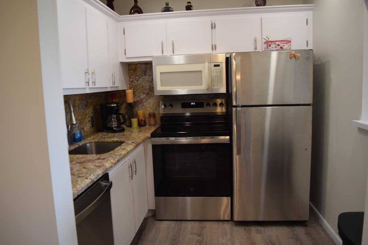 202 Brighton E #202 - Photo 5 of 26