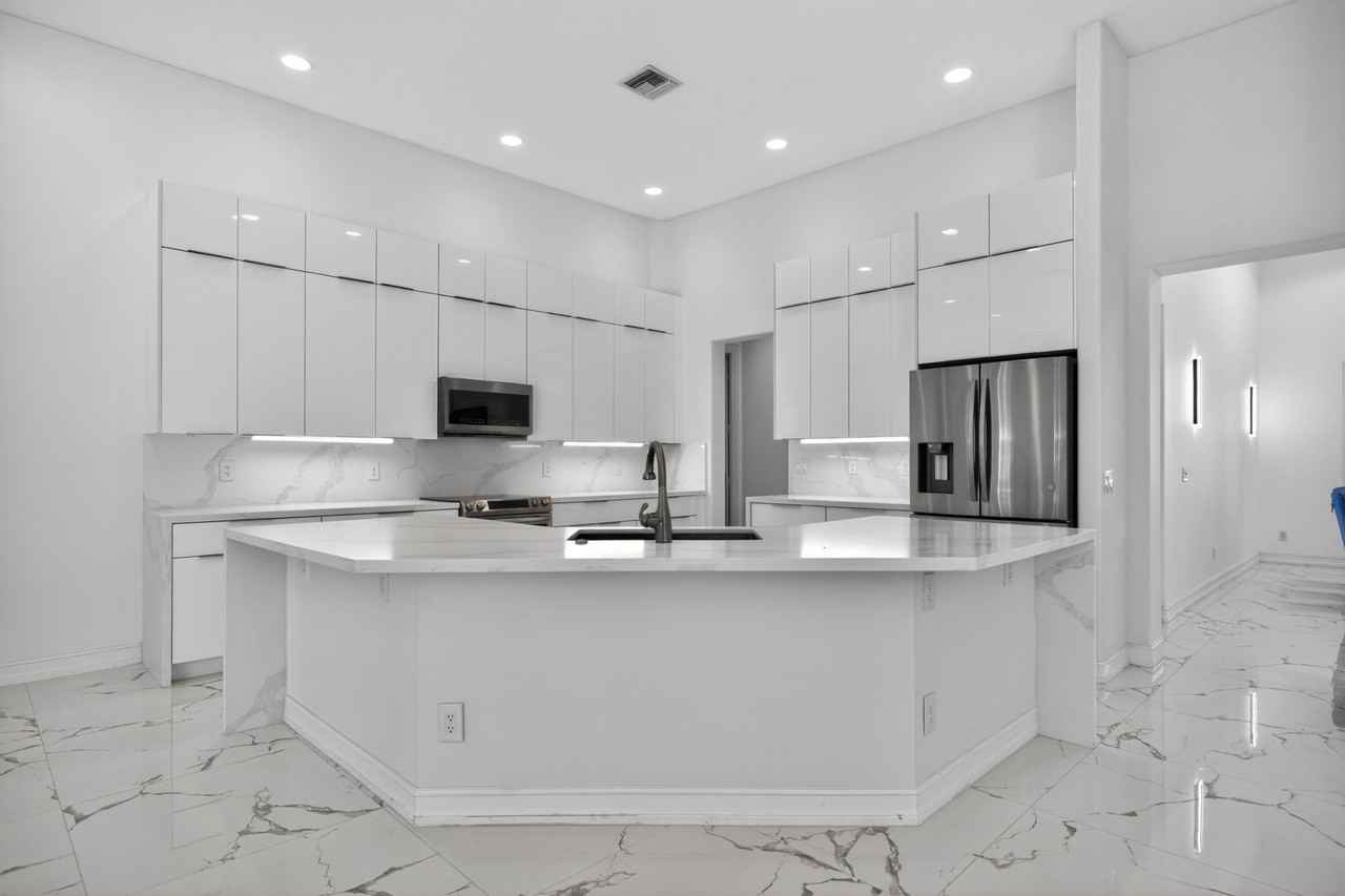14780 Horseshoe Trce - Photo 4 of 48