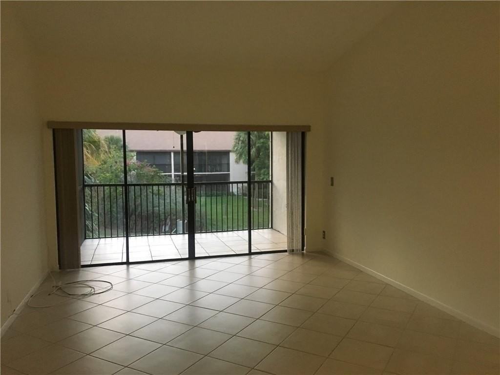 2067 Sw 15th St #240 - Photo 3 of 13