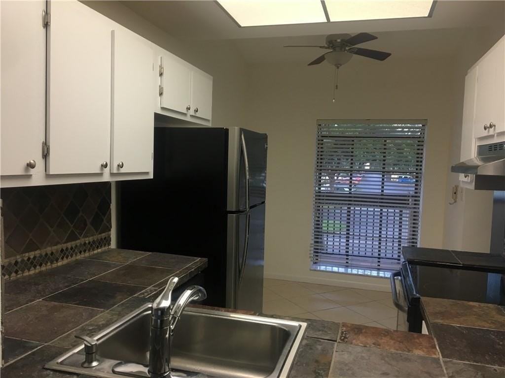 2067 Sw 15th St #240 - Photo 5 of 13