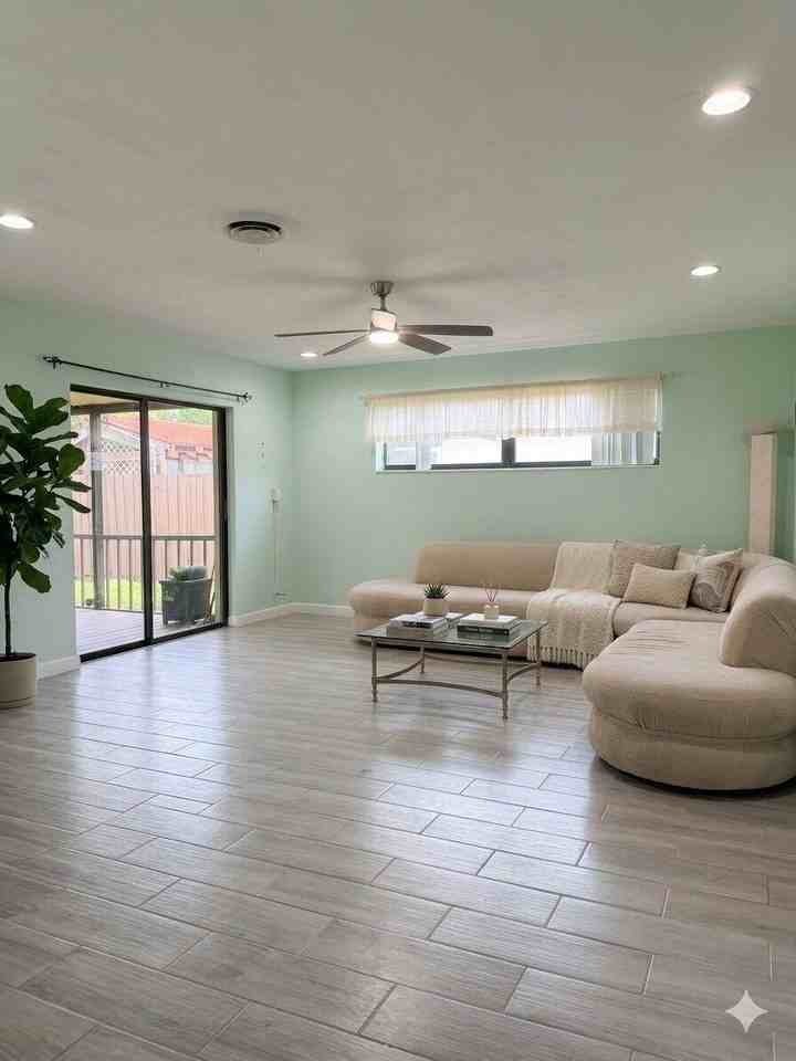 6741 Nw 8th St - Photo 4 of 14