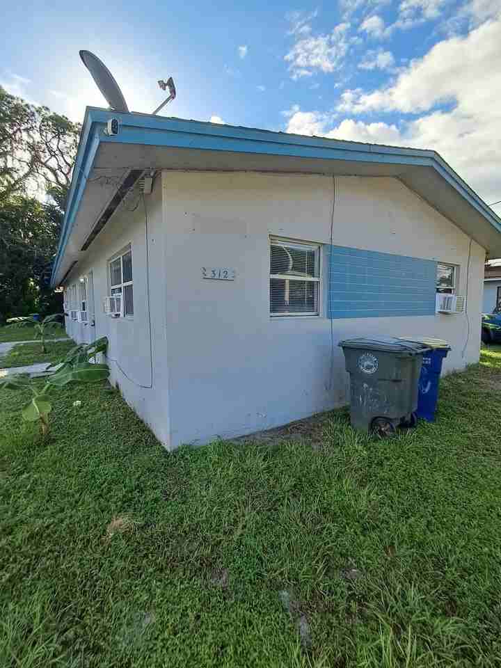 312 Decordre Ct #B - Photo 3 of 18