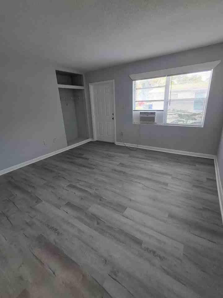 312 Decordre Ct #B - Photo 7 of 18