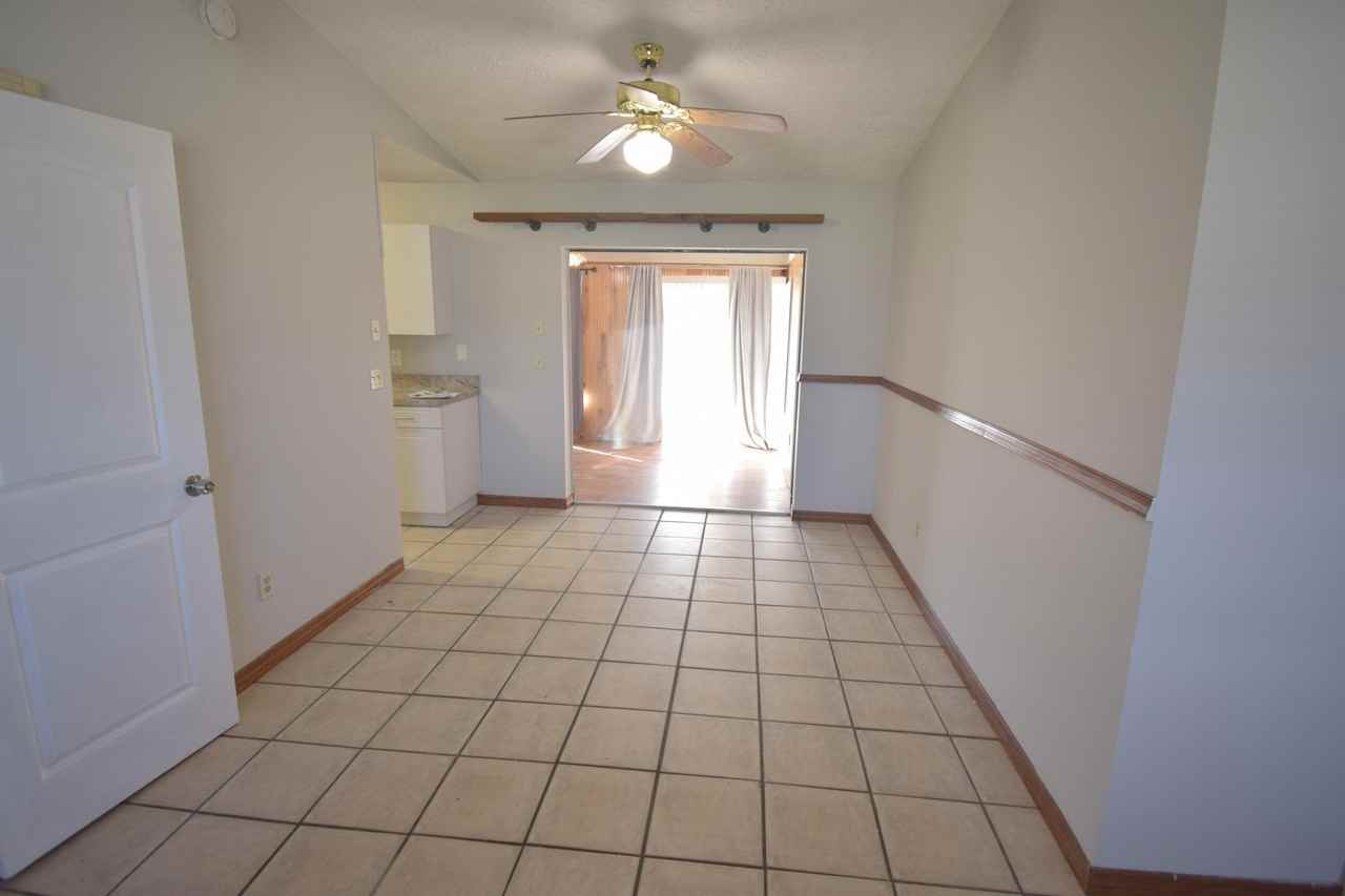 1102 Sw Hibiscus St - Photo 3 of 14