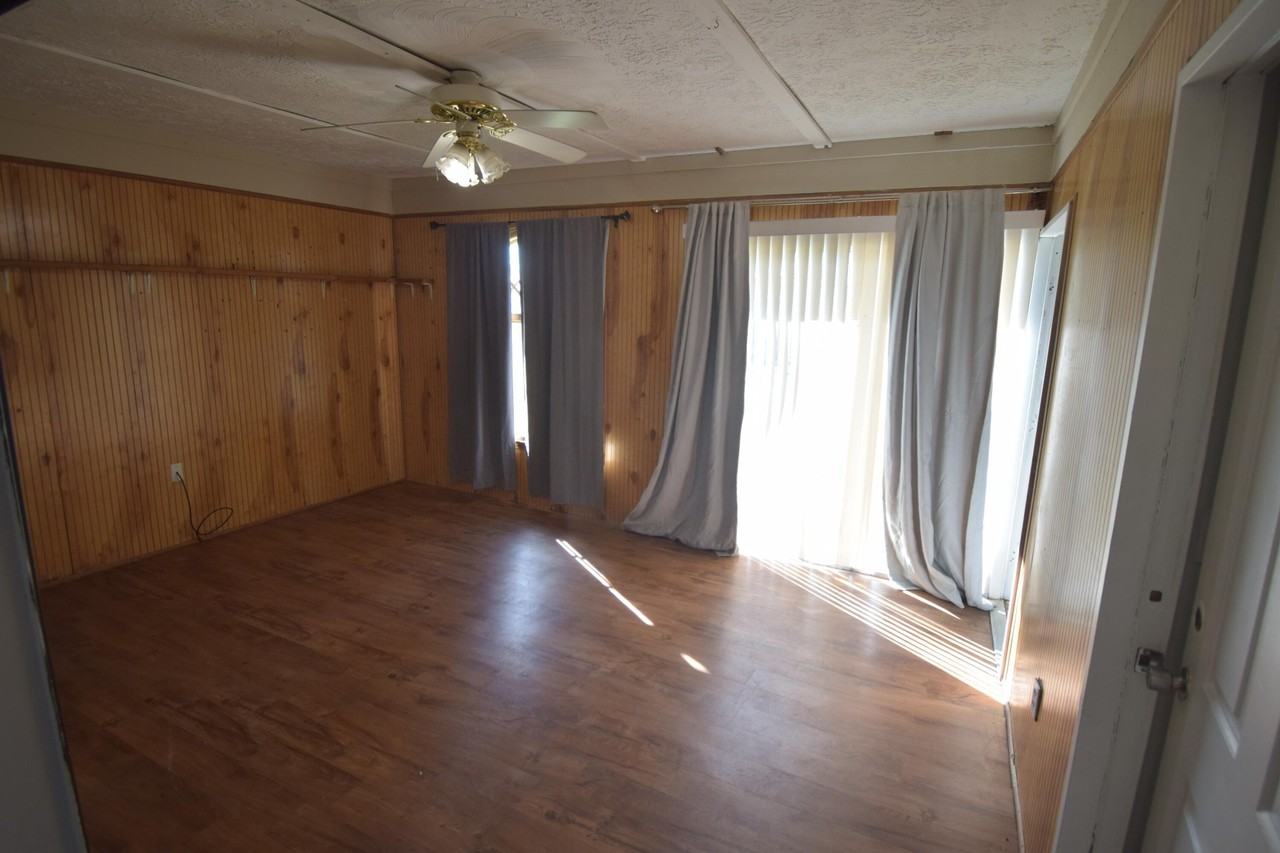 1102 Sw Hibiscus St - Photo 6 of 14
