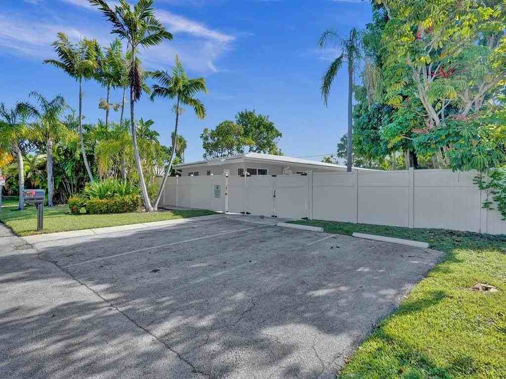 4422 Seagrape Dr - Photo 6 of 31