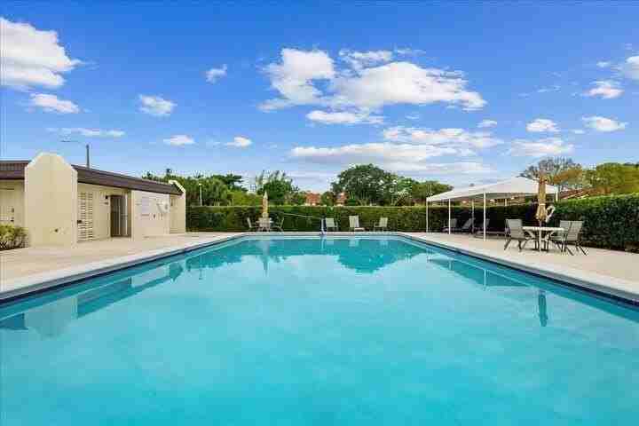 160 Lake Frances Dr - Photo 4 of 23