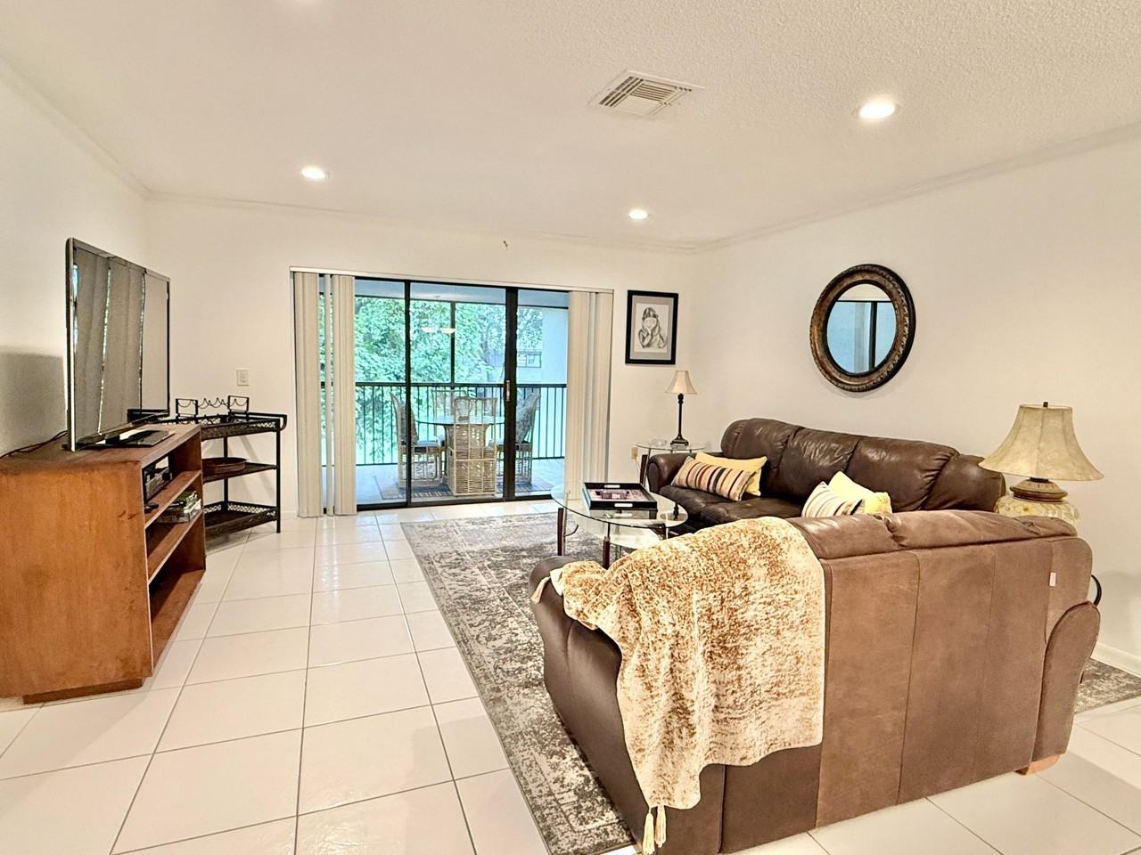 31 Stratford Ln W #D - Photo 2 of 41
