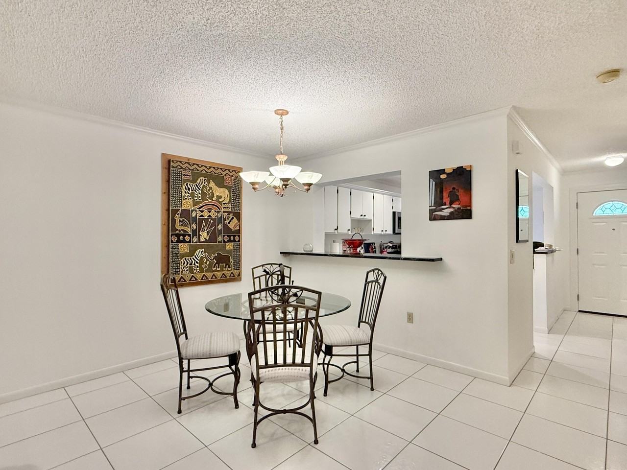 31 Stratford Ln W #D - Photo 3 of 41