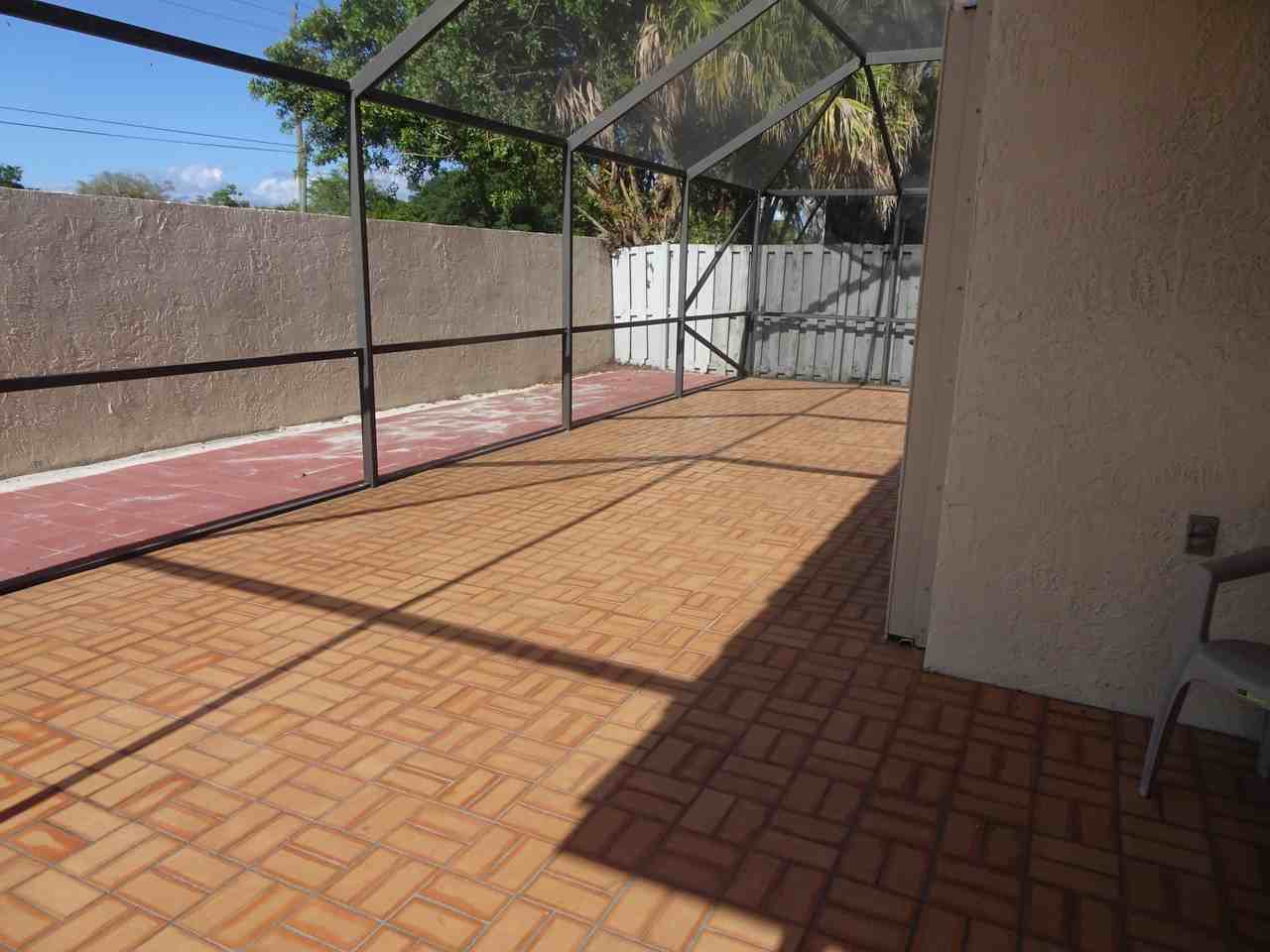 173 Executive Cir - Photo 5 of 38