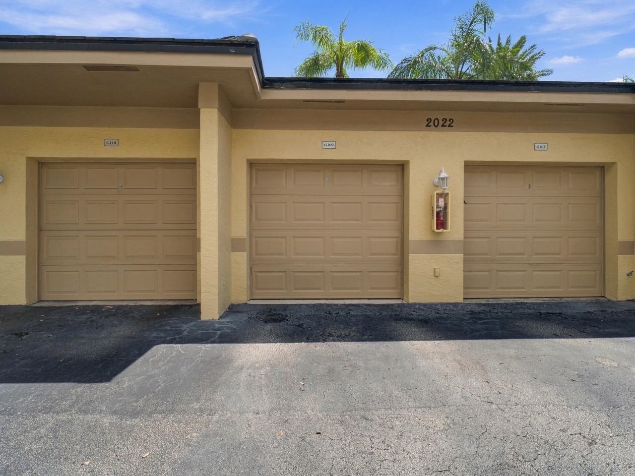 2020 Greenview Shores Blvd #109 - Photo 4 of 26